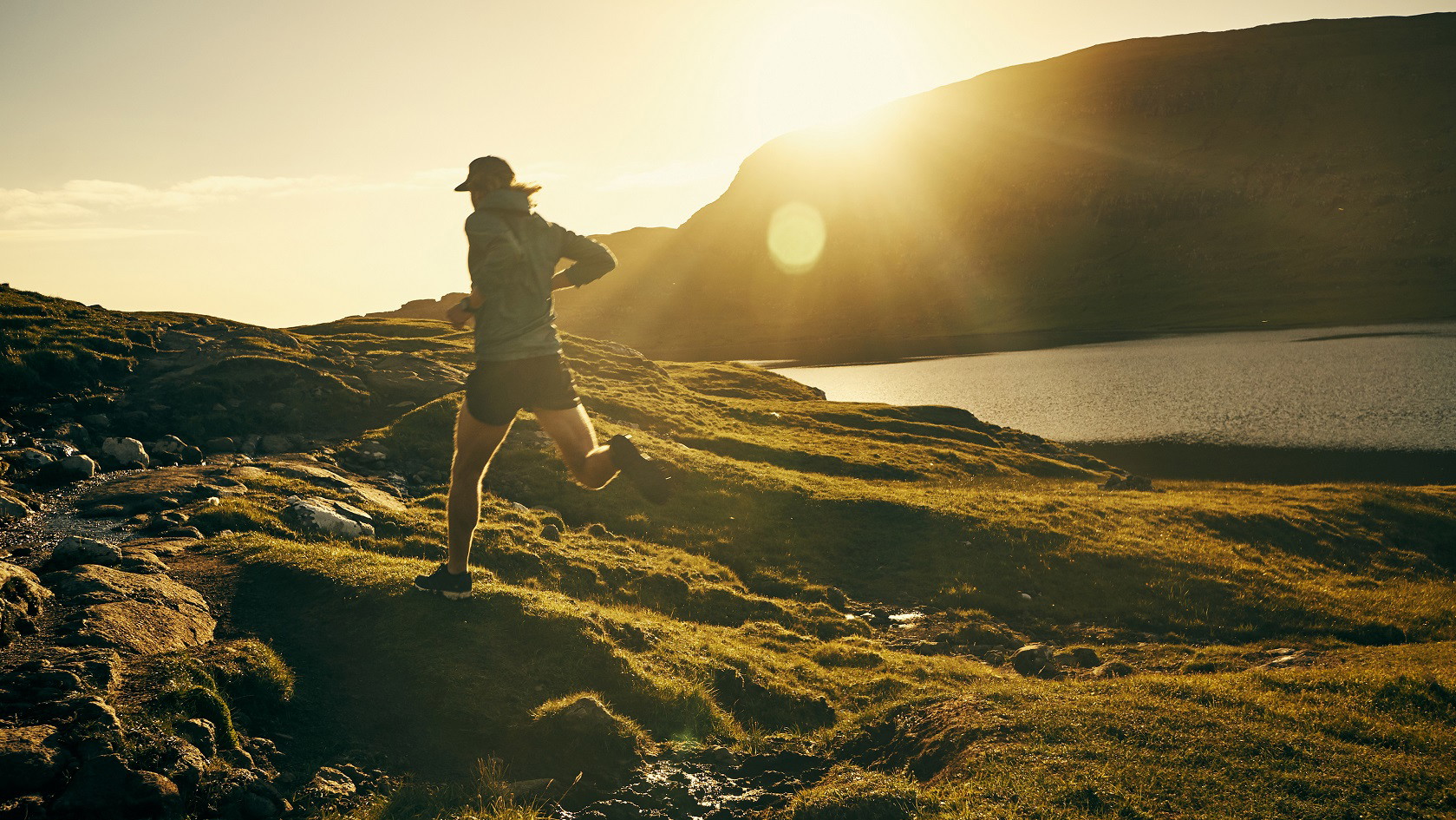 People running their 1km in Hyrox